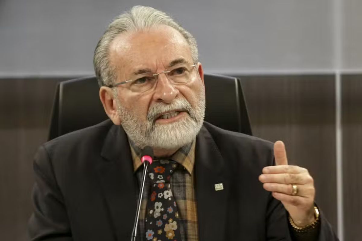 CFM paga R$ 355 mil para presidente e assessores passarem 14 dias em Lisboa