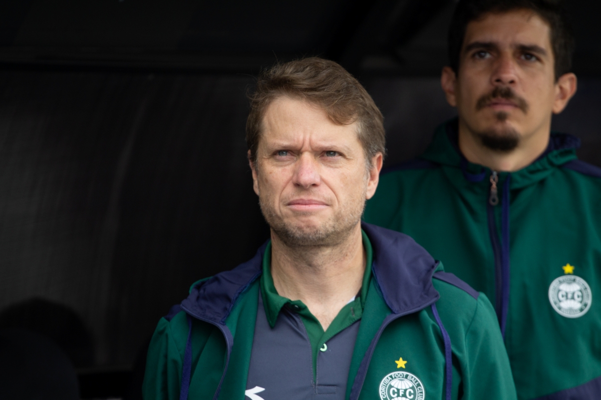 Fernando Seabra, do Coritiba, é o 20º técnico demitido no Brasileirão