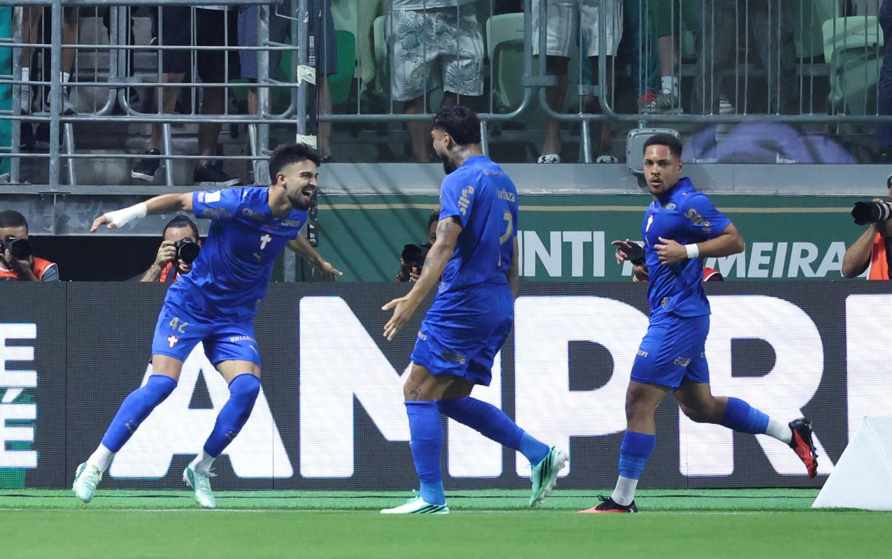 Palmeiras vence Bahia com gol de Flaco e cola na liderança do Brasileirão