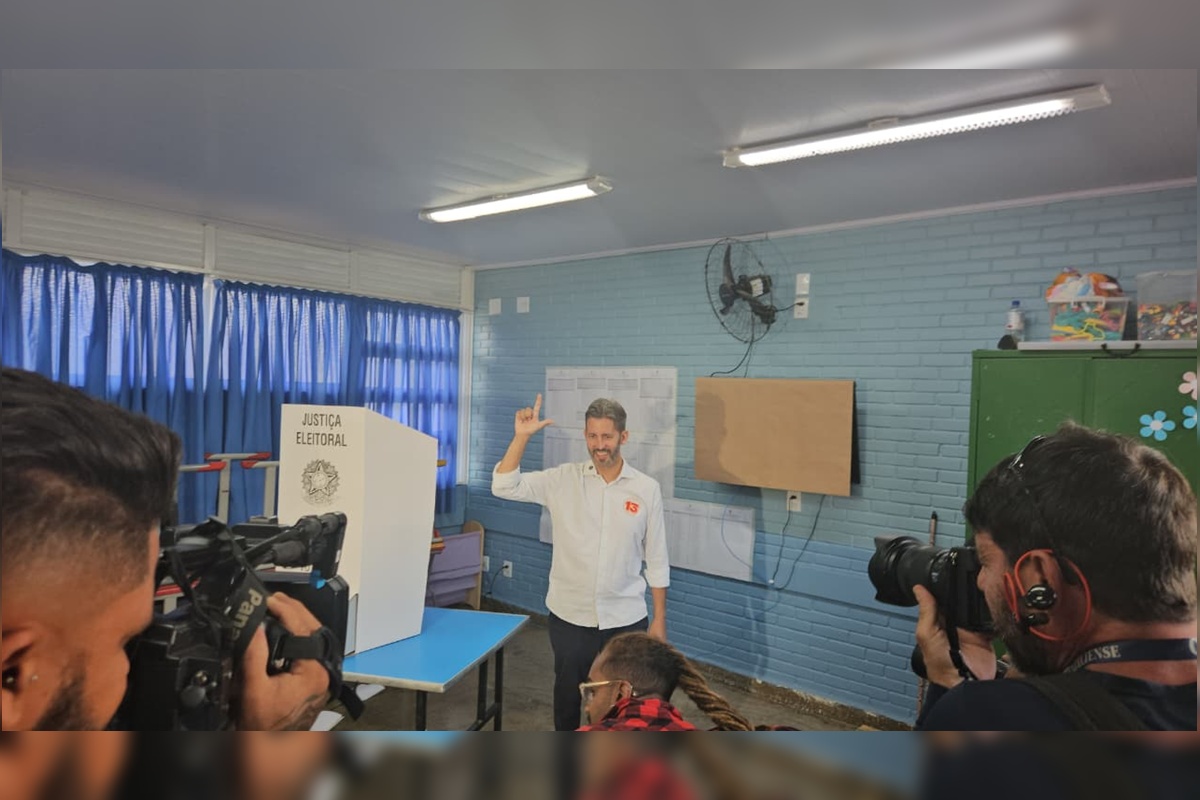 Após votar, Leandro Grass diz estar confiante: "As pesquisas erram muito"