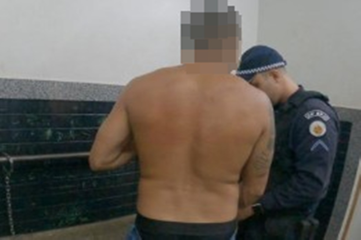 Ex-detento é preso após companheira gritar por socorro durante agressão