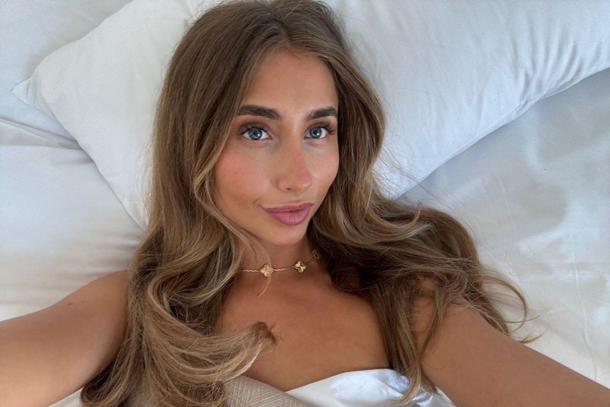 Com ajuda de IA, atriz pornô Lily Phillips planeja dormir com 10 mil homens