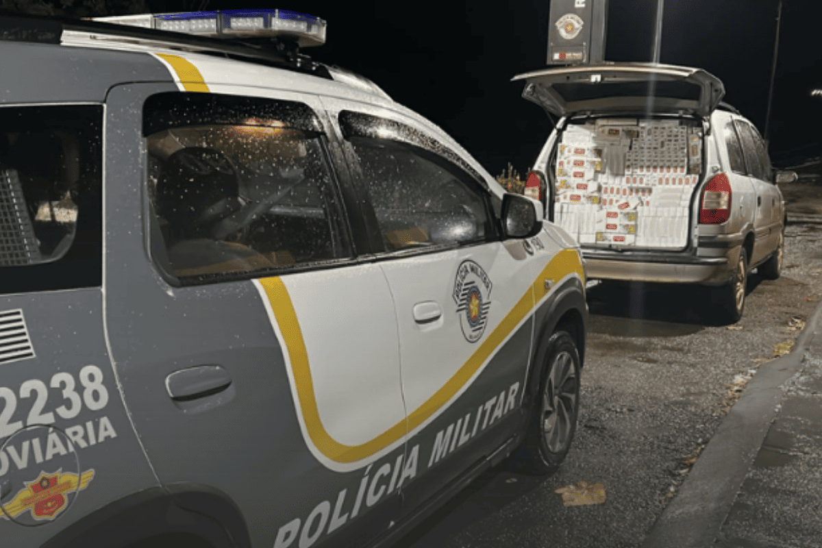 Dois são presos em rodovia por contrabandear 40 mil maços de cigarros