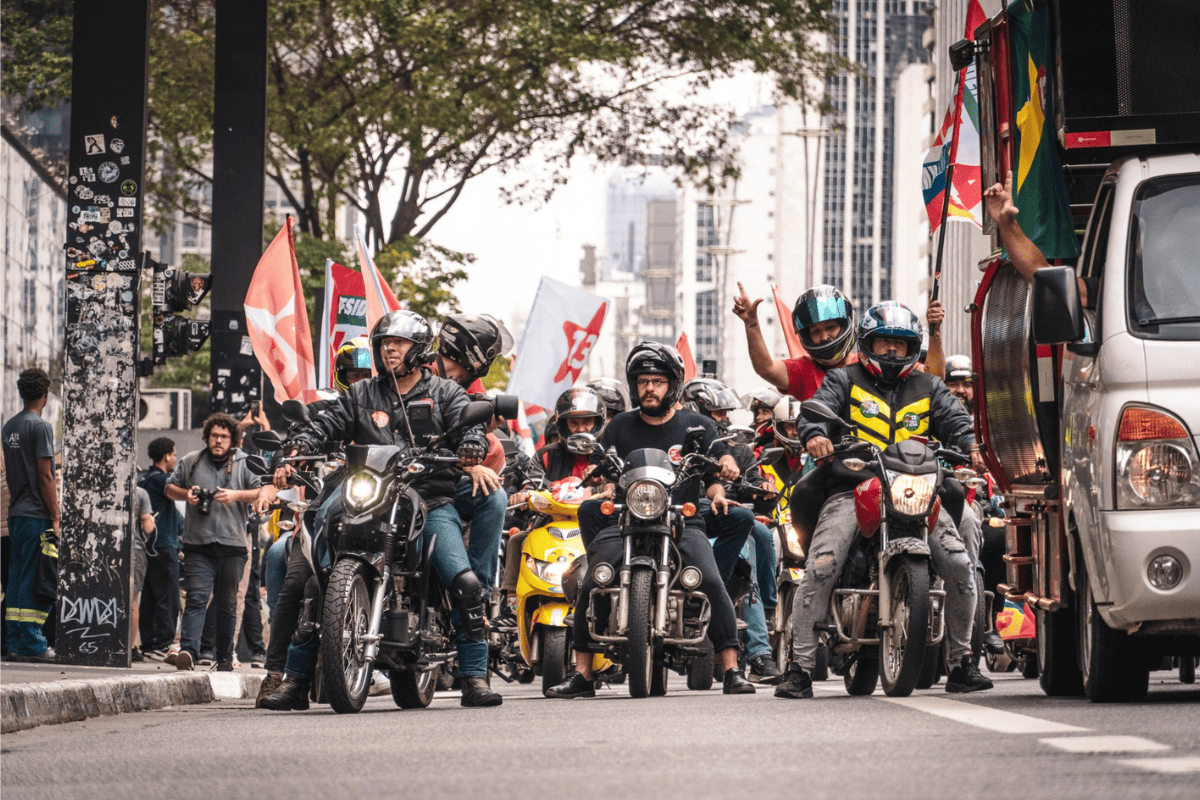 Motociata pró-Lula em São Paulo, nesta segunda-feira (21/10).