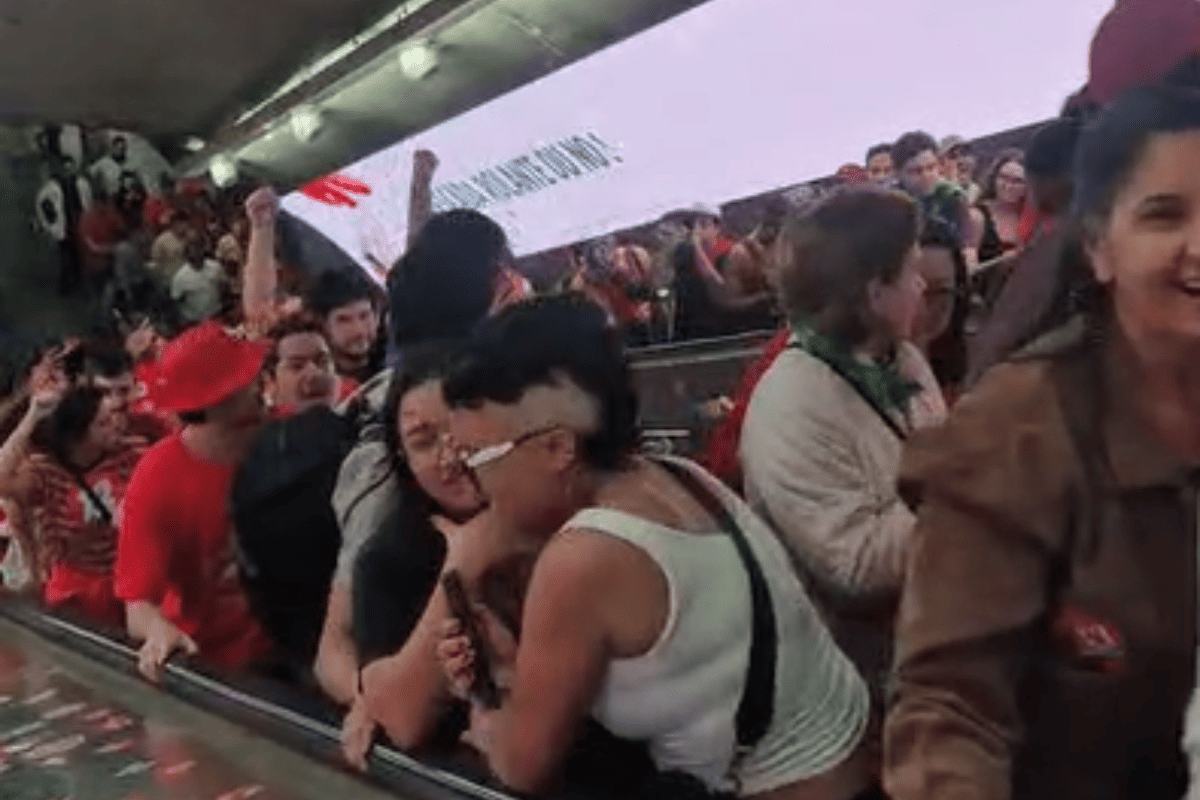Apoiadores de Lula reclamam de spray de pimenta em festa na Av. Paulista