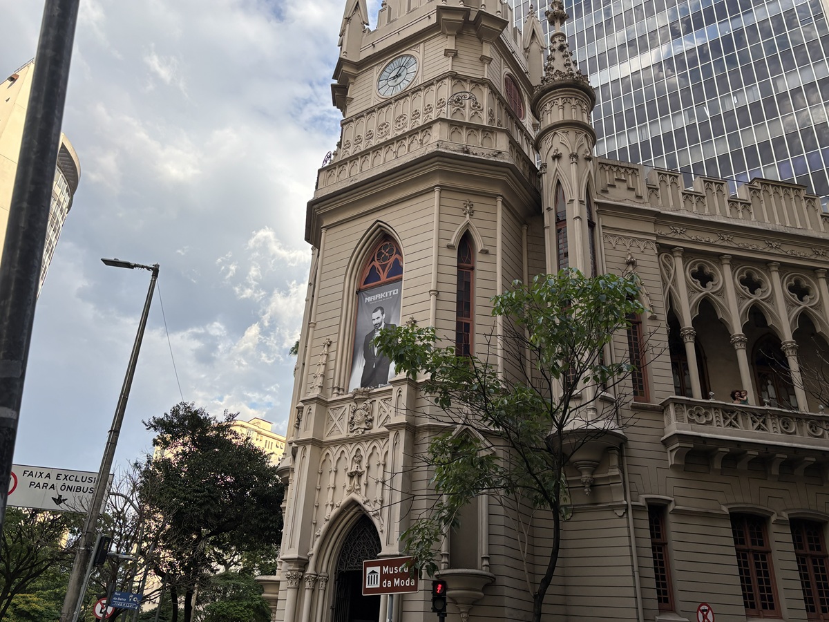 Exposição no Museu da Moda de Belo Horizonte (Mumo), na Rua da Bahia, 1.149, no Centro, resgata a trajetória do estilista mineiro Markito