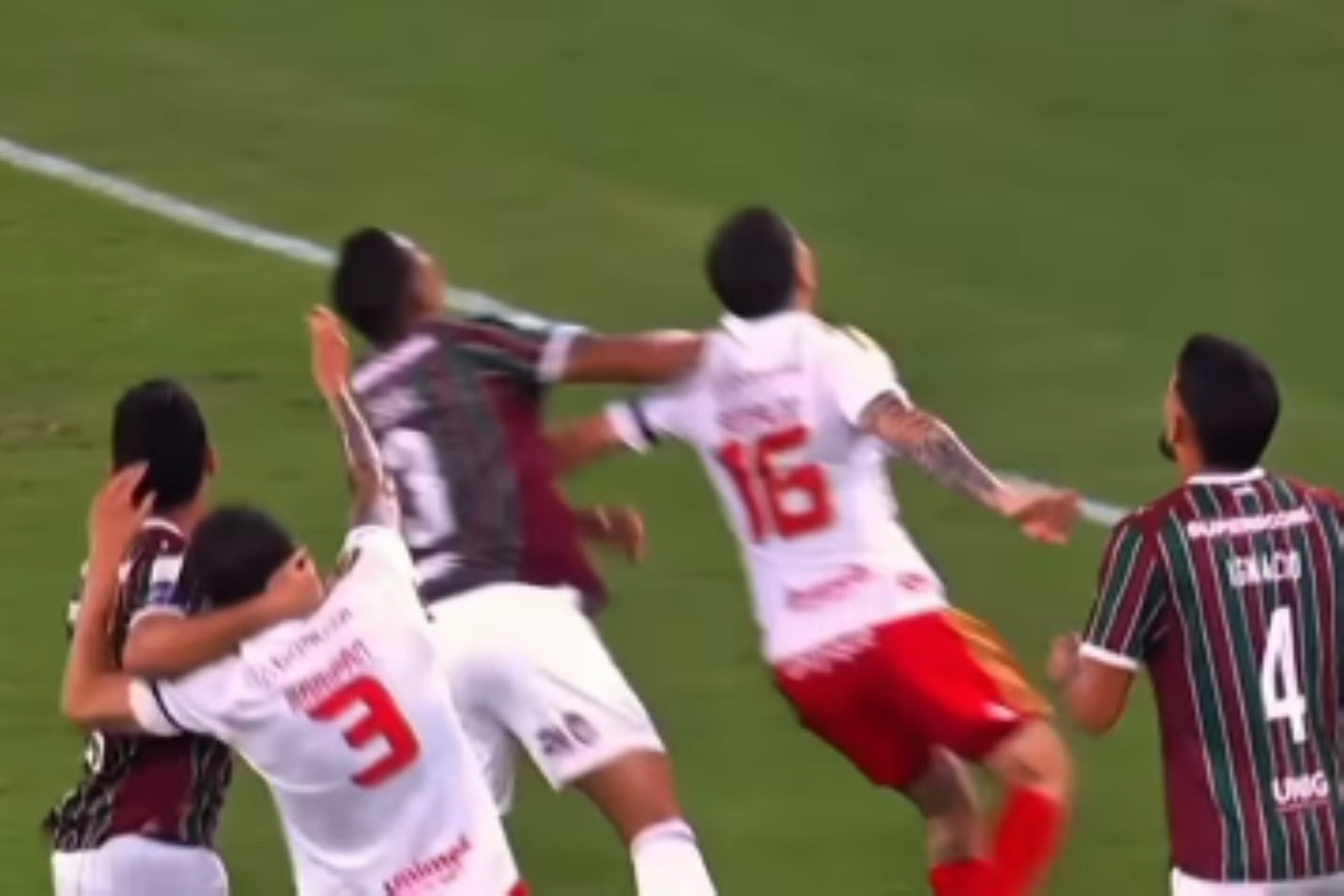 Internacional detona arbitragem e acusa erros em derrota para o Fluminense