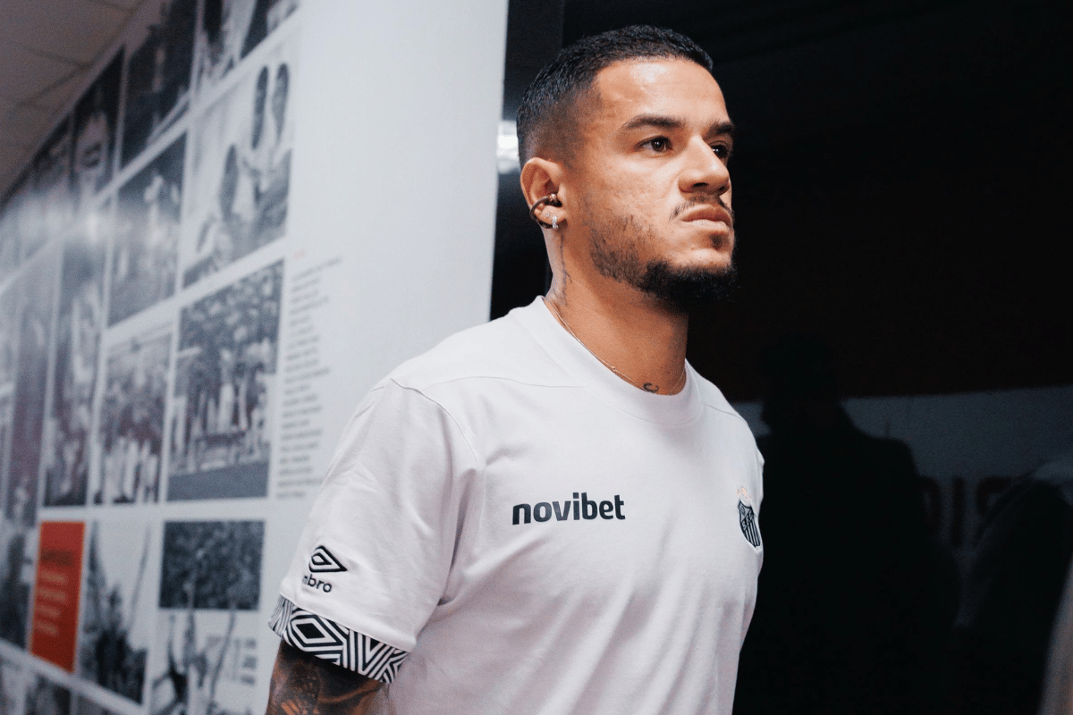 Philippe Coutinho entra no intervalo e estreia oficialmente pelo Santos