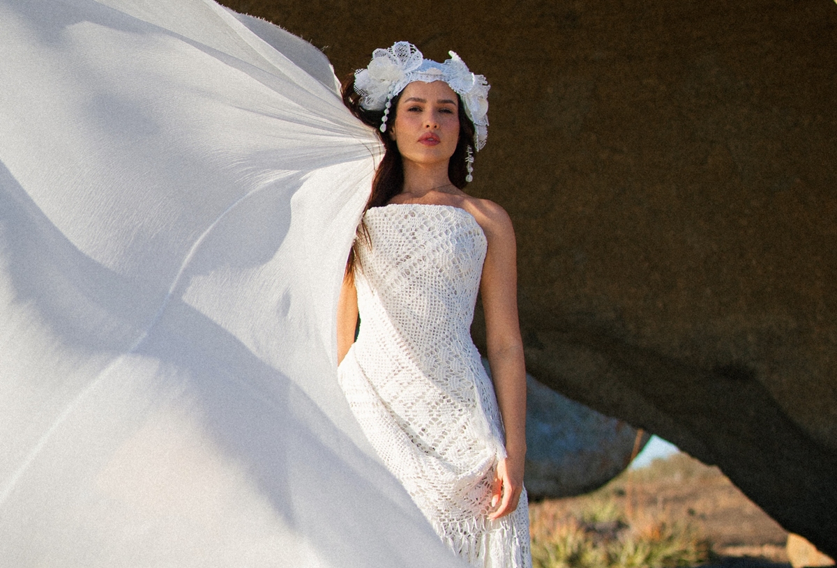 Juliette transforma crochês da avó em vestido de noiva