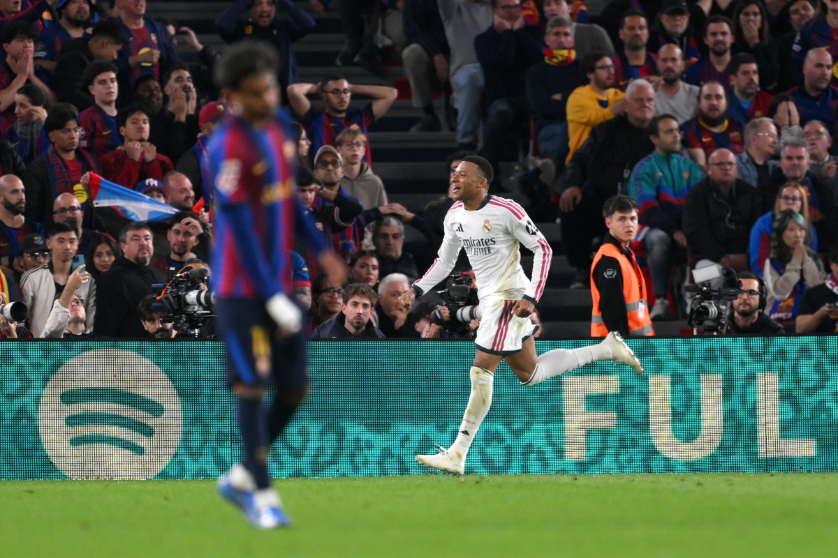 Mbappé abre o placar para o Real Madrid em clássico contra o Barcelona