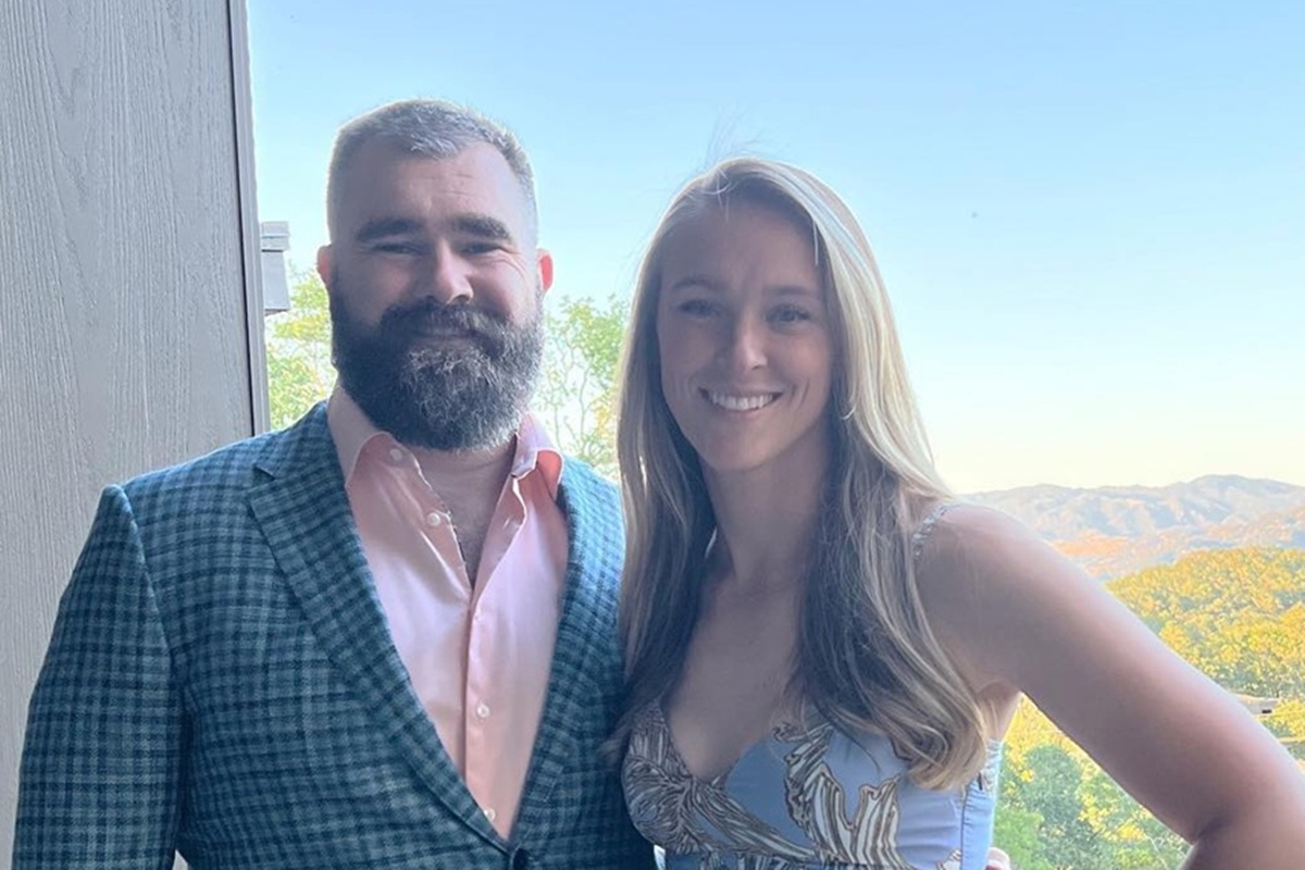 Kylie Kelce ao lado do marido, Jason Kelce