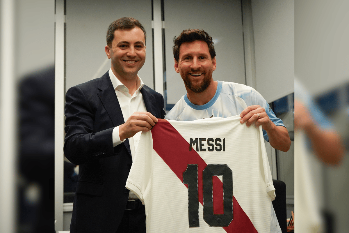 River Plate homenageia Lionel Messi antes de despedida no Monumental