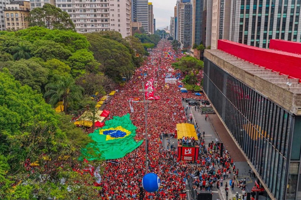 Petistas vão ao MPF contra fechamento de metrô no ato de Lula na Paulista