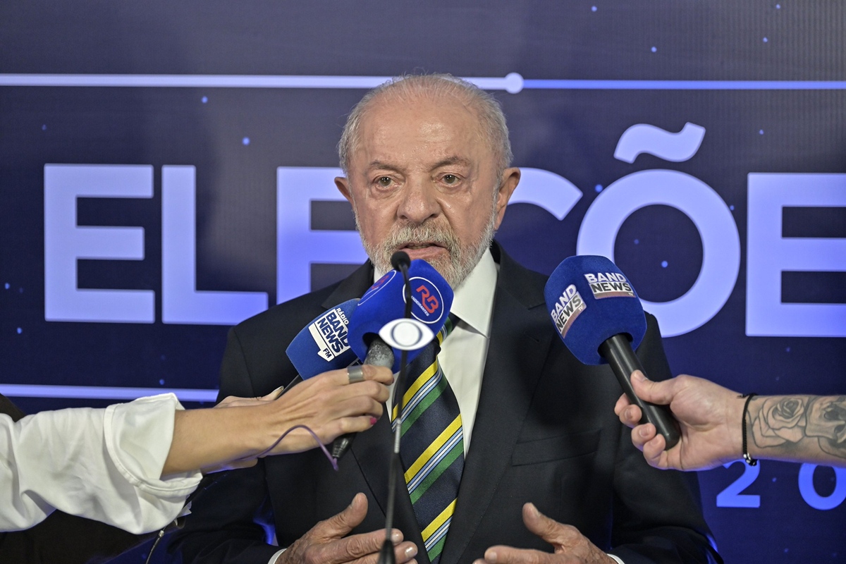 Lula consulta campanha sobre sigilo de Flávio e avalia outro desafio