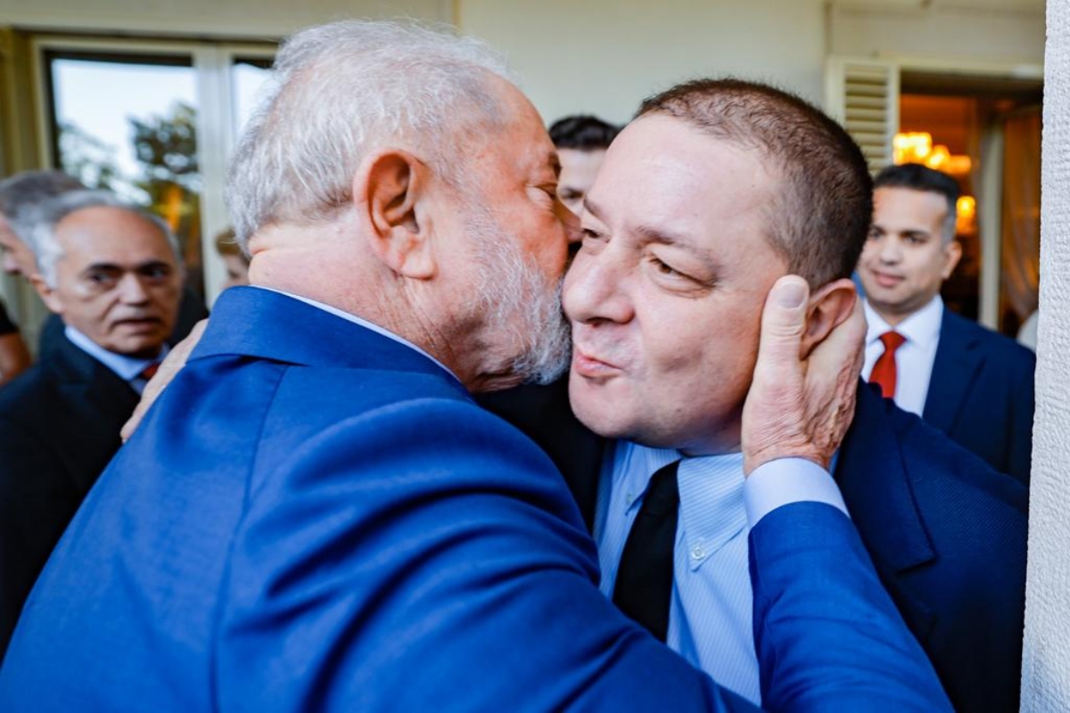 Lulinha deixou lobista a usar foto com Lula para impressionar empresário
