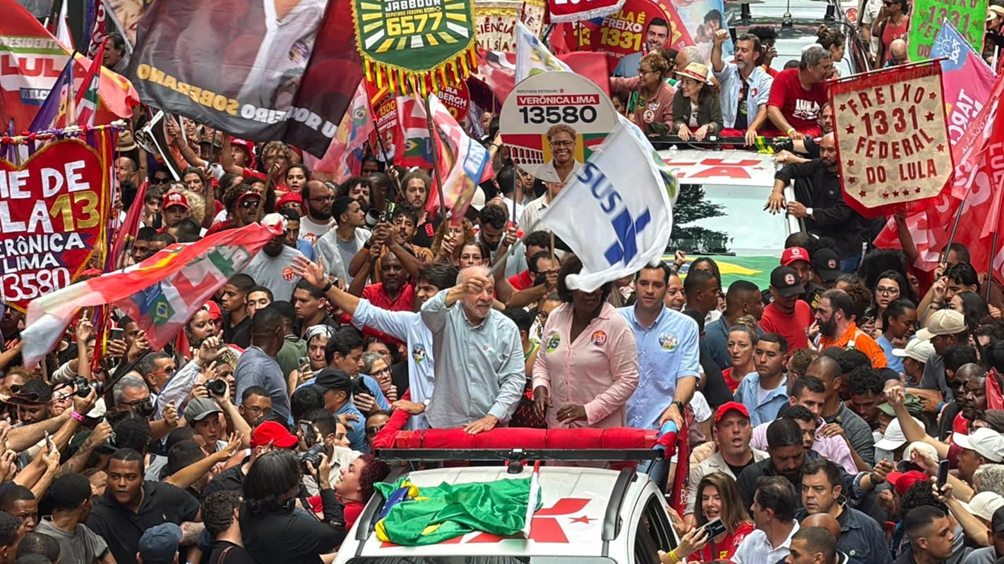 No RJ e sem Eduardo Paes, Lula faz último ato de campanha antes do 1º turno