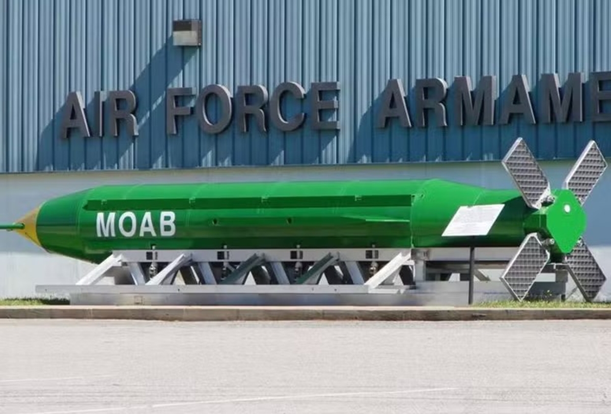 EUA: Trump cogita atacar Irã com "mãe de todas as bombas", diz emissora