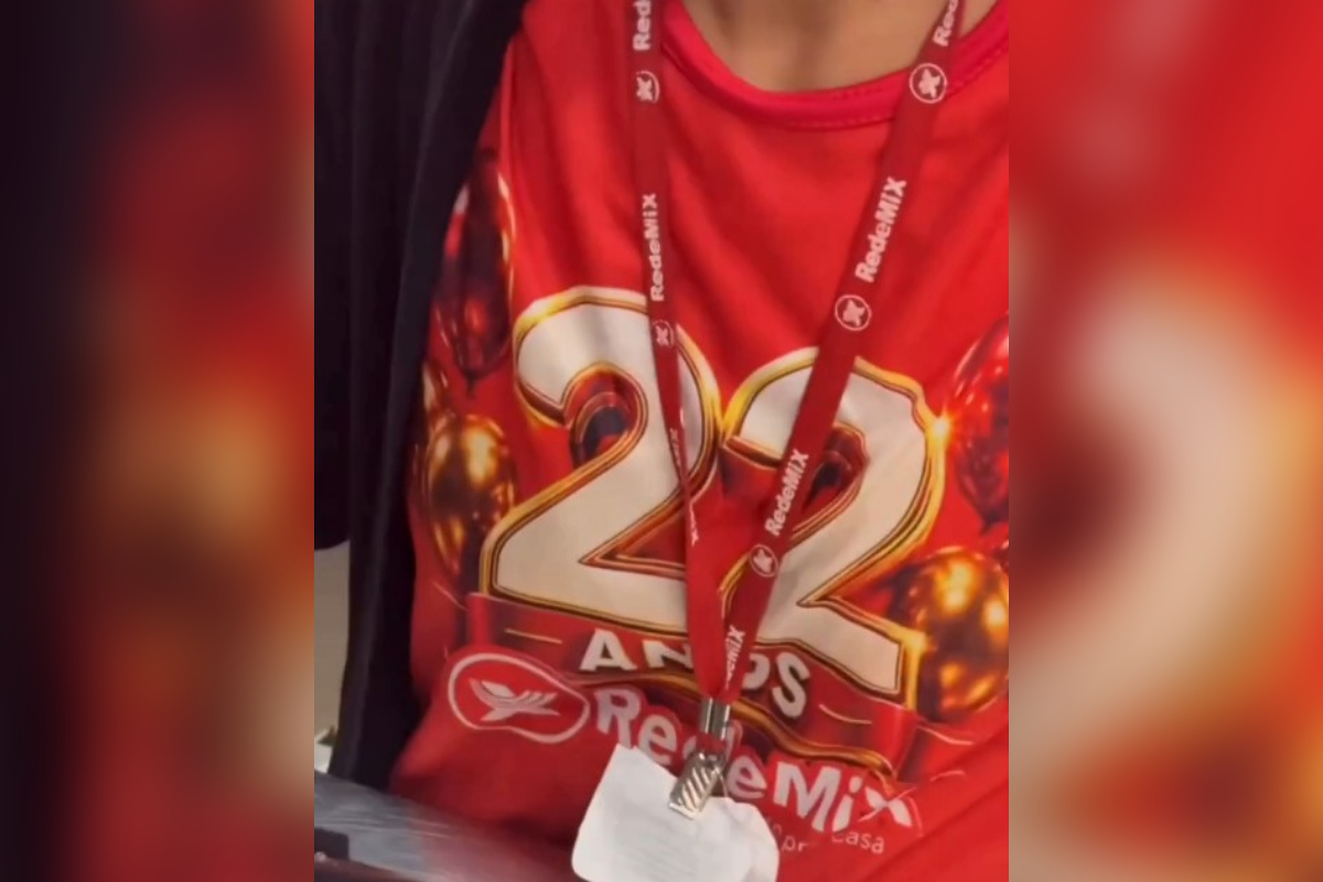 MPT-BA processa rede de supermercado por adotar uniforme com "22" estampado
