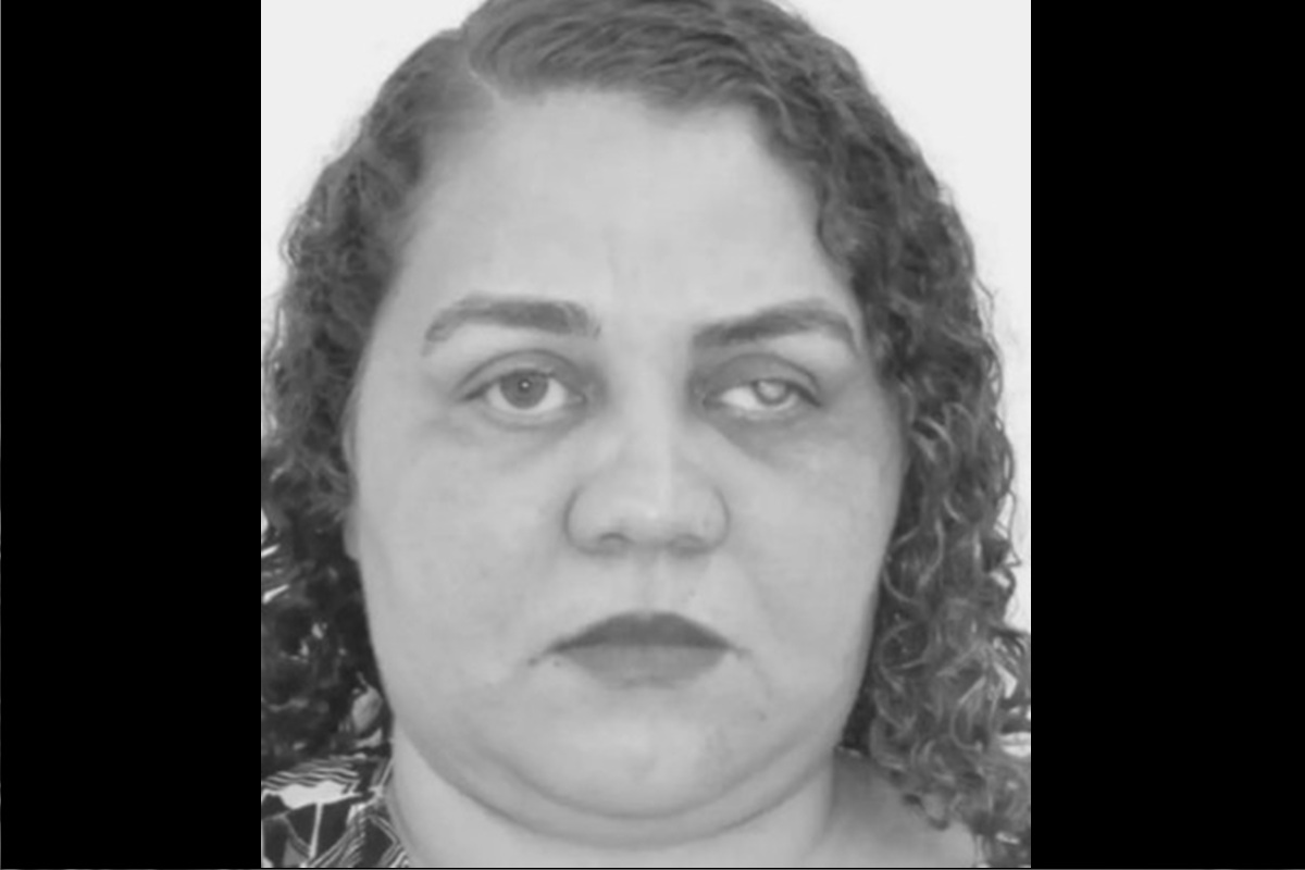 Homem mata ex-companheira a facadas após discussão e fere criança de 9 anos