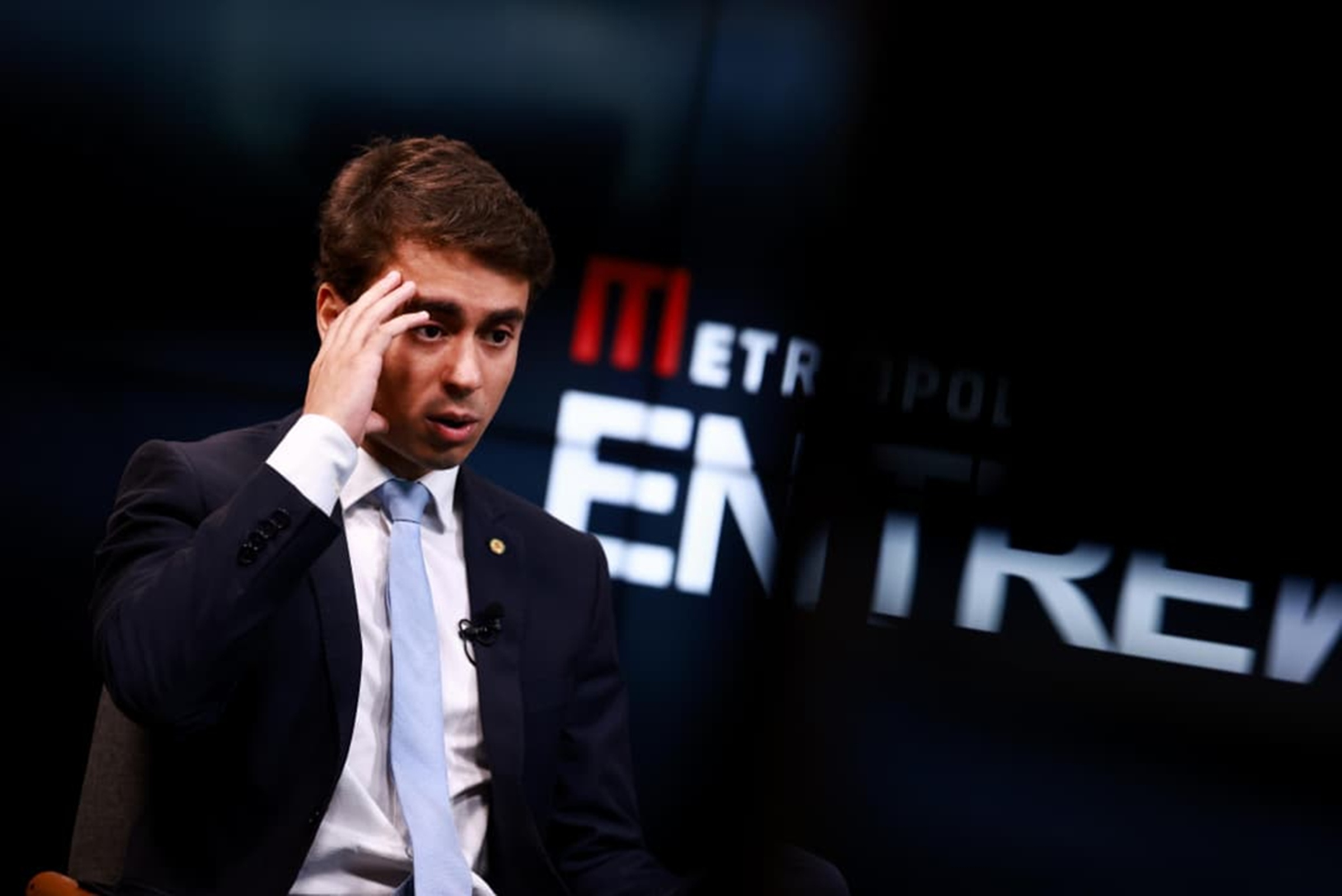 Nikolas diz que lugar de Moraes é "ao ladinho de Vorcaro na cadeia"