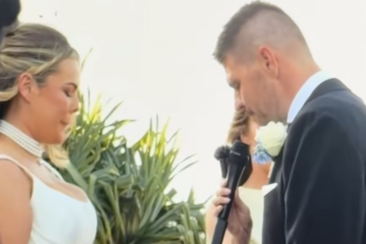 Noivo chama esposa pelo nome errado durante cerimônia de casamento