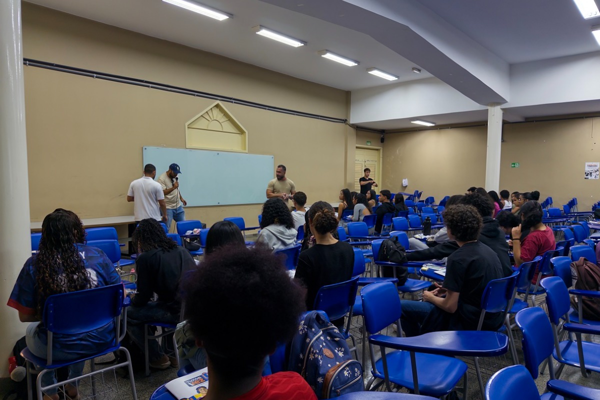 Escola pública do DF promove último aulão de preparação para o Enem