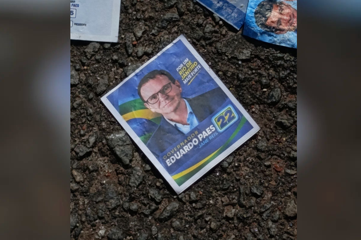 Rio: Paes aciona Justiça após distribuição de santinhos dele com número 22