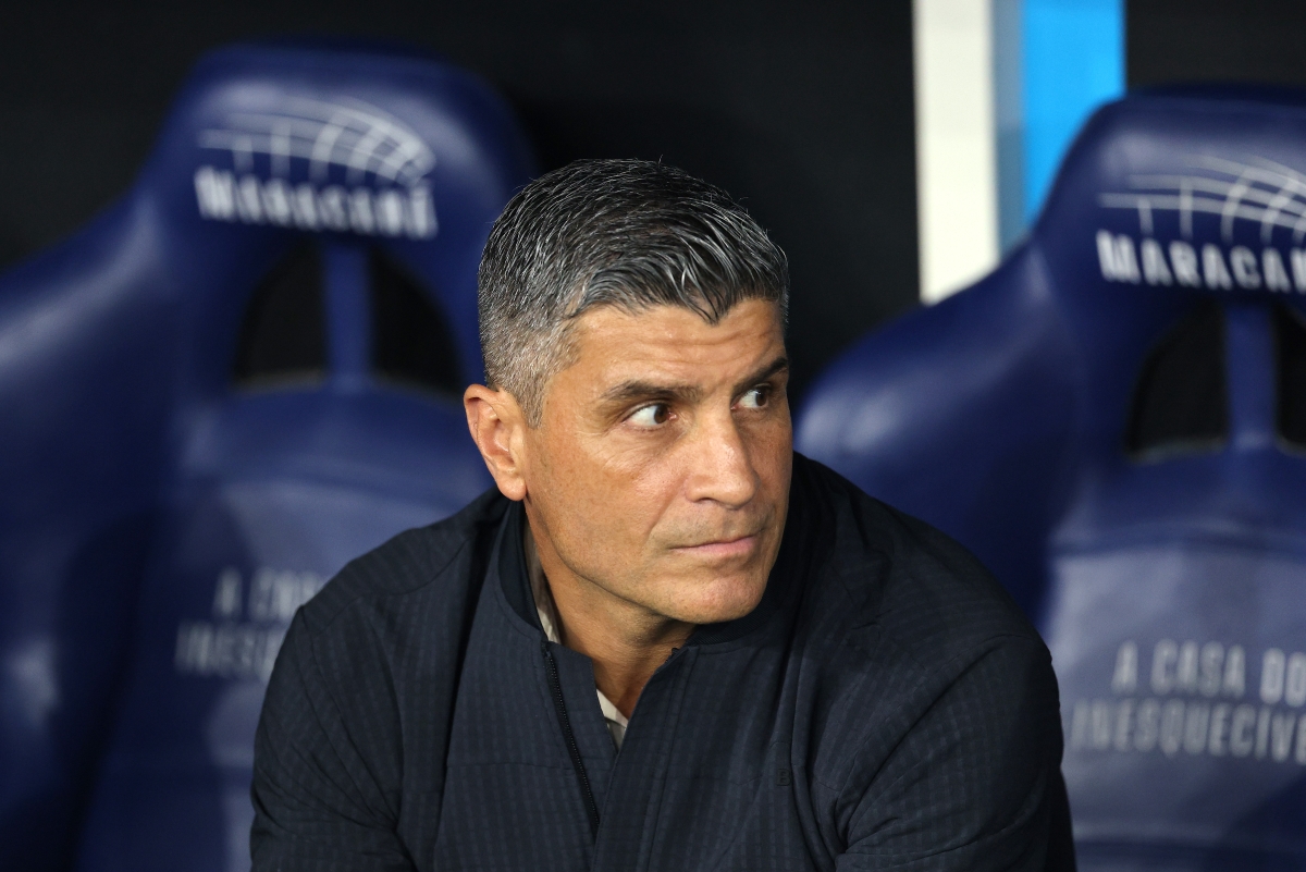 Pedro Emanuel reconhece erro de Léo Jardim, mas diz: "Não vou abandonar"