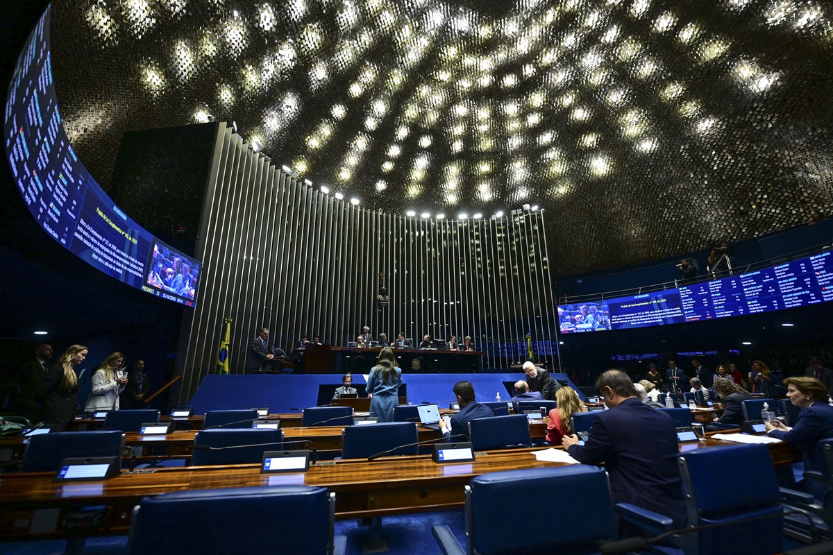 Senado aprova "OAB da Medicina", que exige provas durante o curso