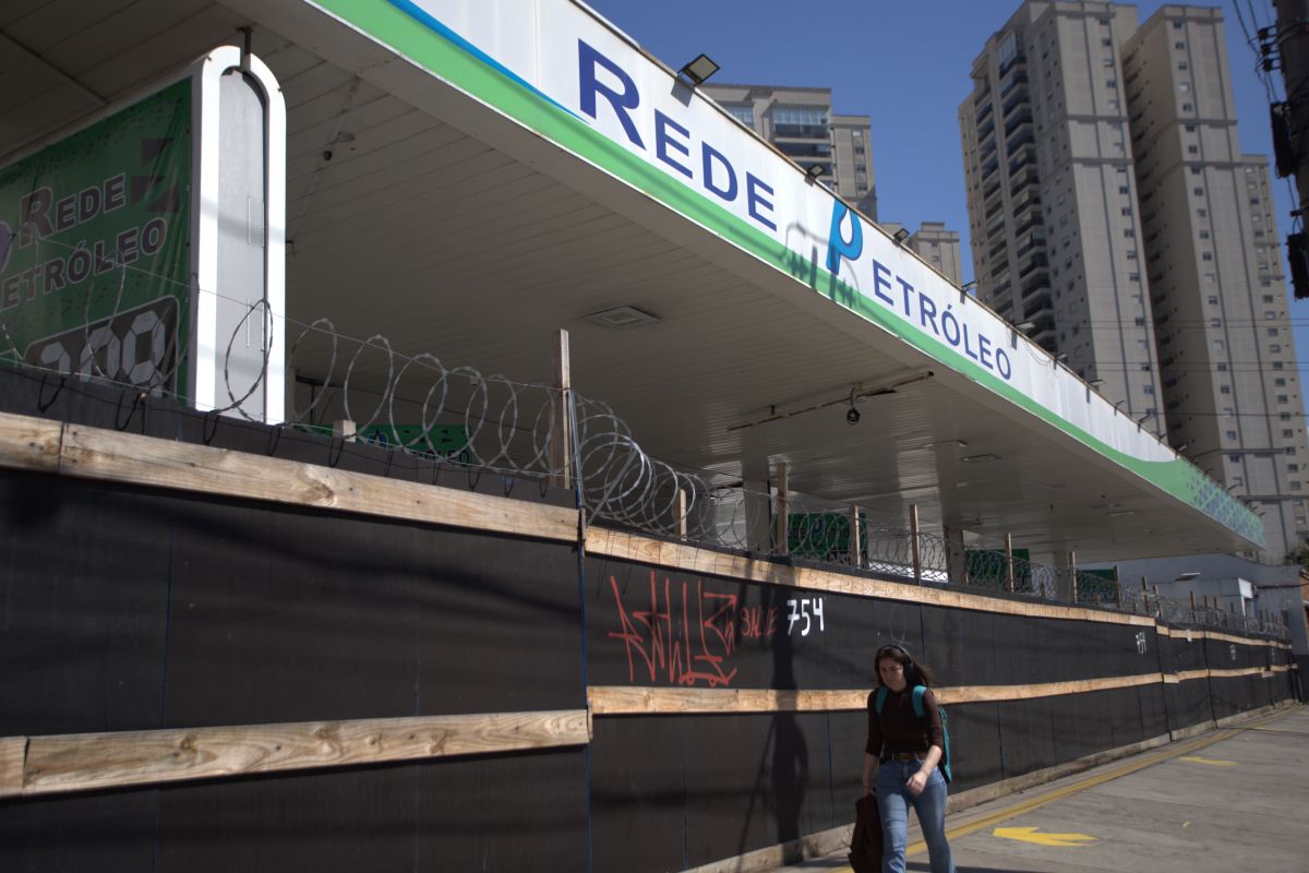 Mãe de procurado pela Interpol assume posto investigado após Carbono Oculto
