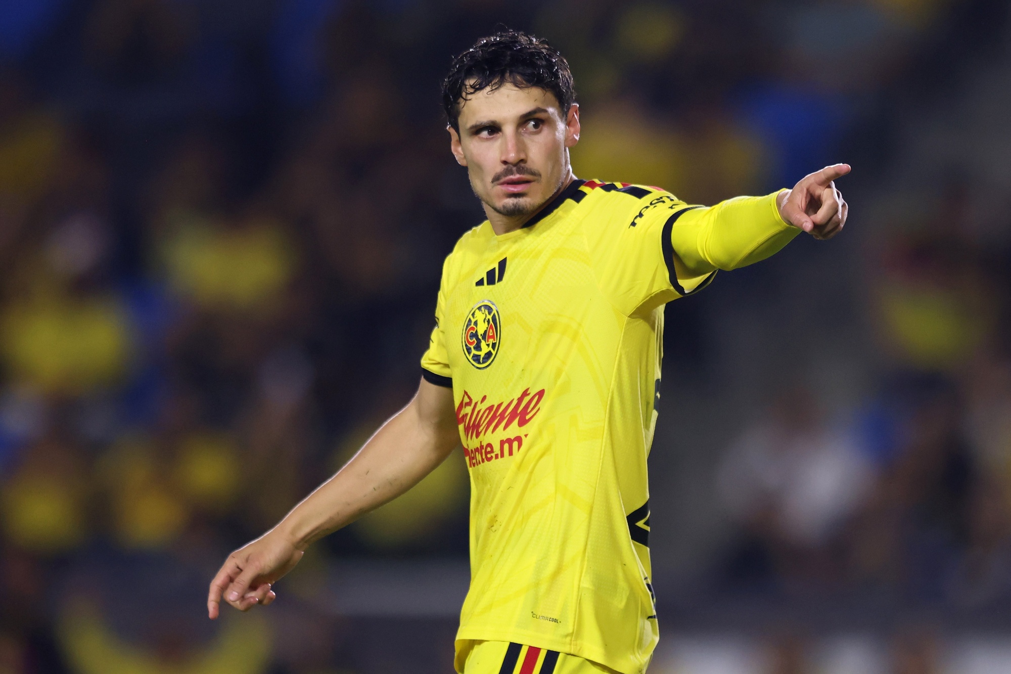 América do México confirma dificuldade em manter Veiga: custo elevado no elenco