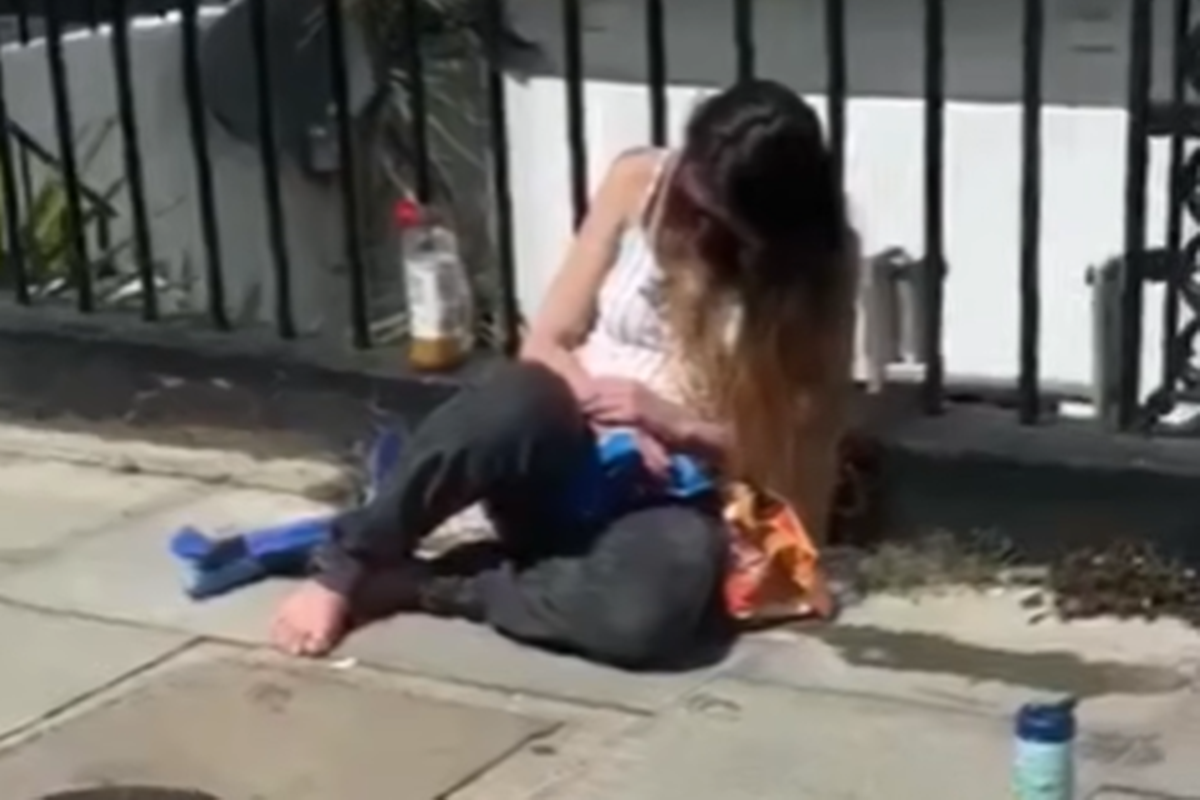 Realeza de Abu Dhabi é encontrada desacordada em uma rua de Londres