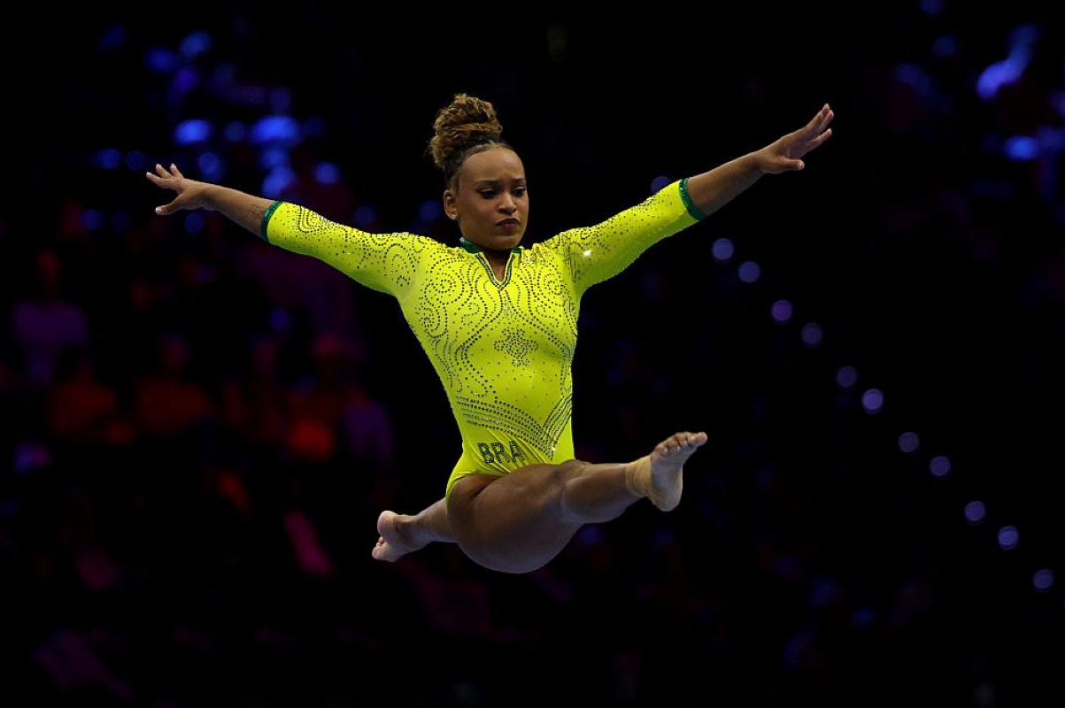 Mundial: Flávia e Rebeca brilham, e Brasil se aproxima da final por equipes