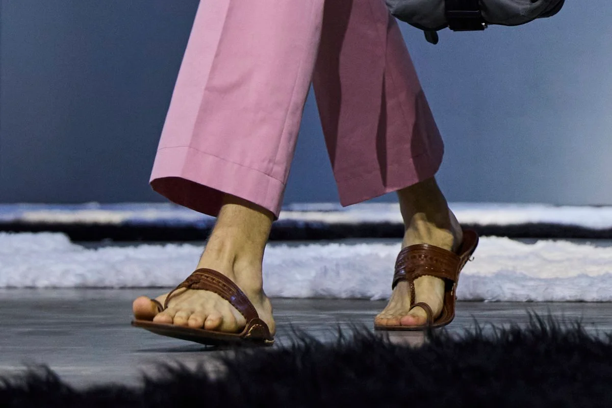 Sandalia-masculina-Prada-SS26-GettyImages-2221477879 - Metrópoles 