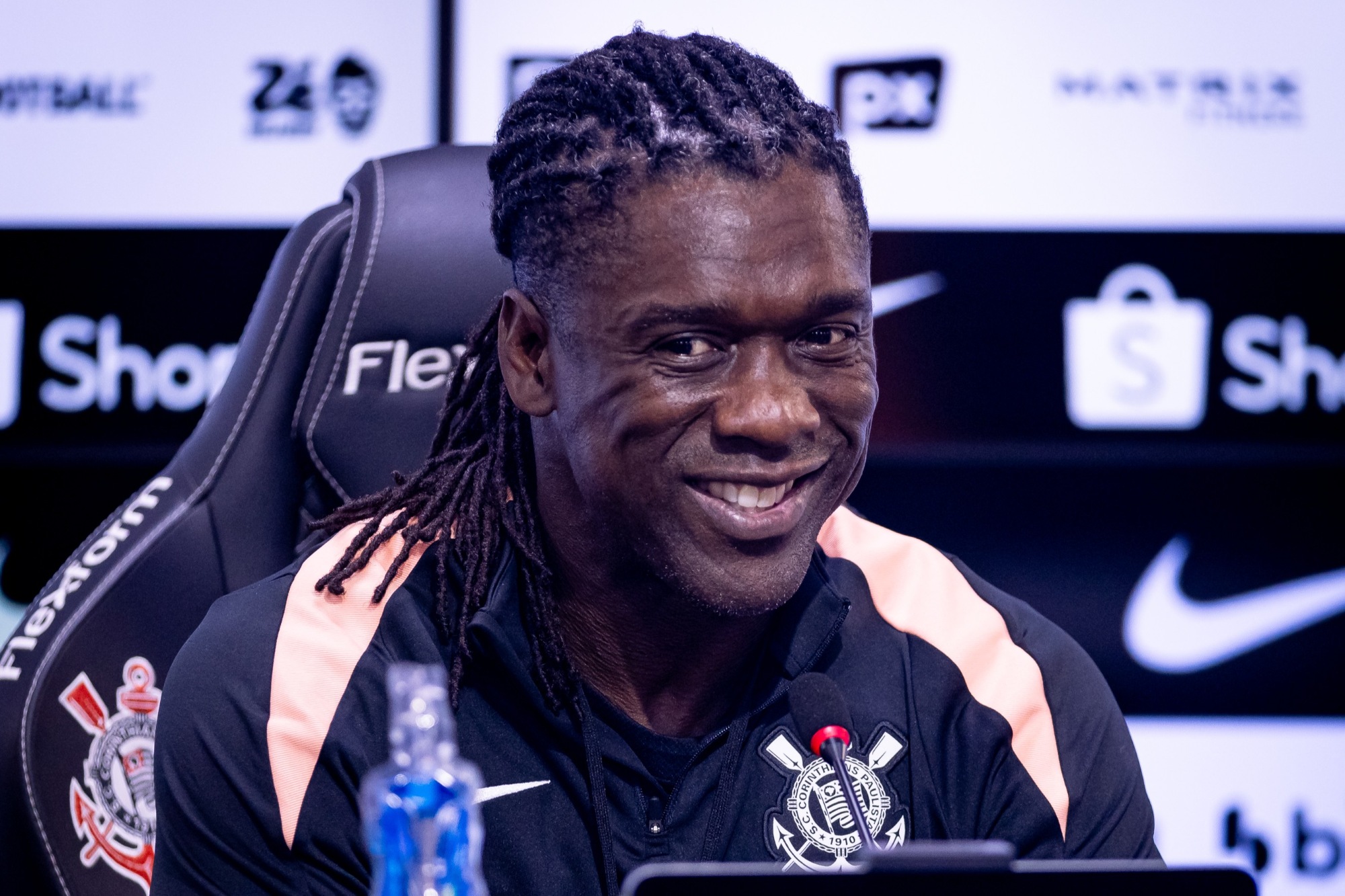 Seedorf promete reviravolta no Corinthians: "Leão ferido é sempre perigoso"