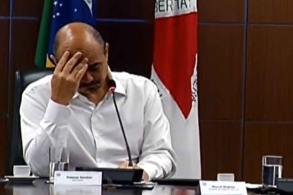 Simões chora ao começar transição para Cleitinho: "Nosso ciclo se encerra"