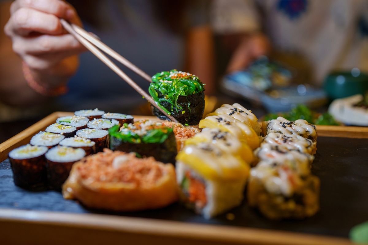 Sushi vegano: como fazer boas escolhas e não detonar a dieta