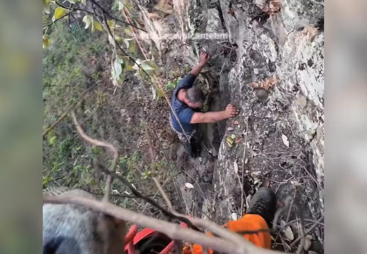 Turista do DF fica preso em penhasco após escorregar quando tirava selfie