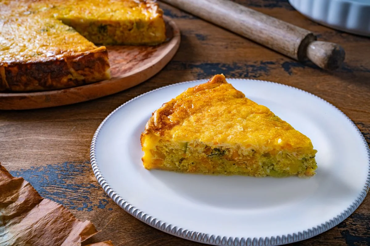 Torta salgada de liquidificador: lanche delicioso pronto em poucos minutos
