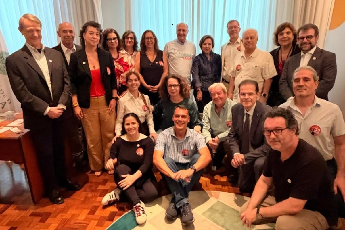 "Pela vida, contra a barbárie": professores da USP criam manifesto pró-Lula