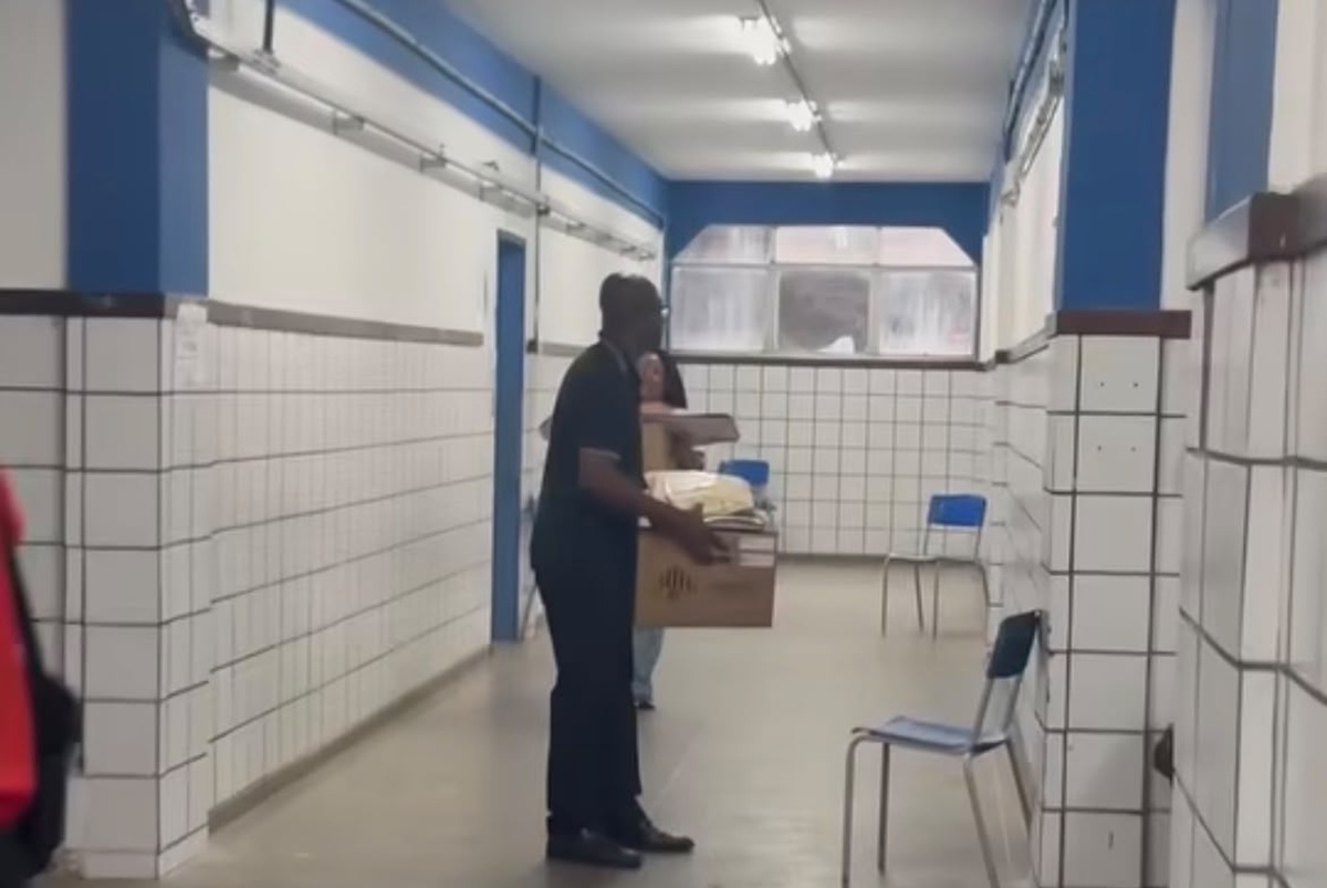 Eleitores da BA e SP ficam sem votar por urnas fechadas, apesar de horário