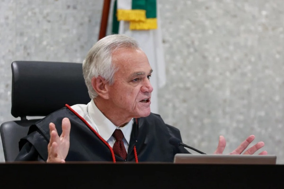 Presidente do TRE-DF faz apelo para que idosos e jovens votem: "Democracia"