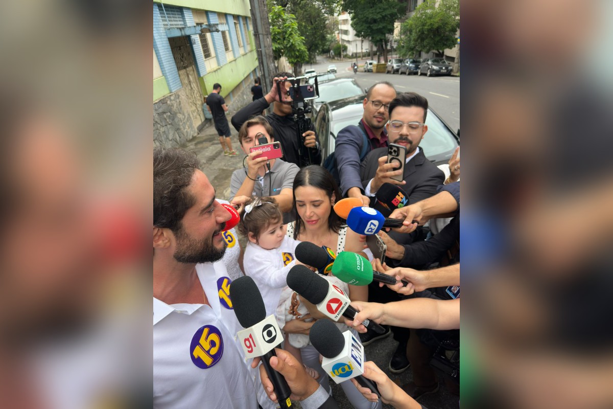 Gabriel Azevedo (MDB) vota em BH e diz estar com “coração tranquilo”