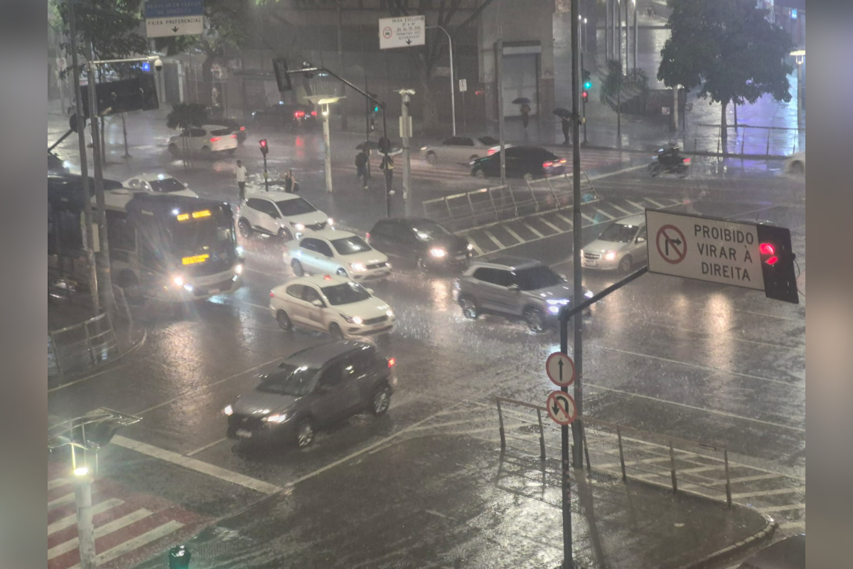 BH registra chuva intensa nesta terça (13/10); Centro teve pico de energia