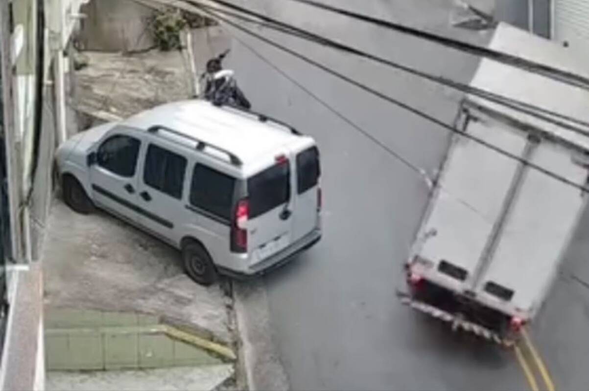 Ladeira abaixo: caminhão quase acerta ciclista ao perder o controle em SP