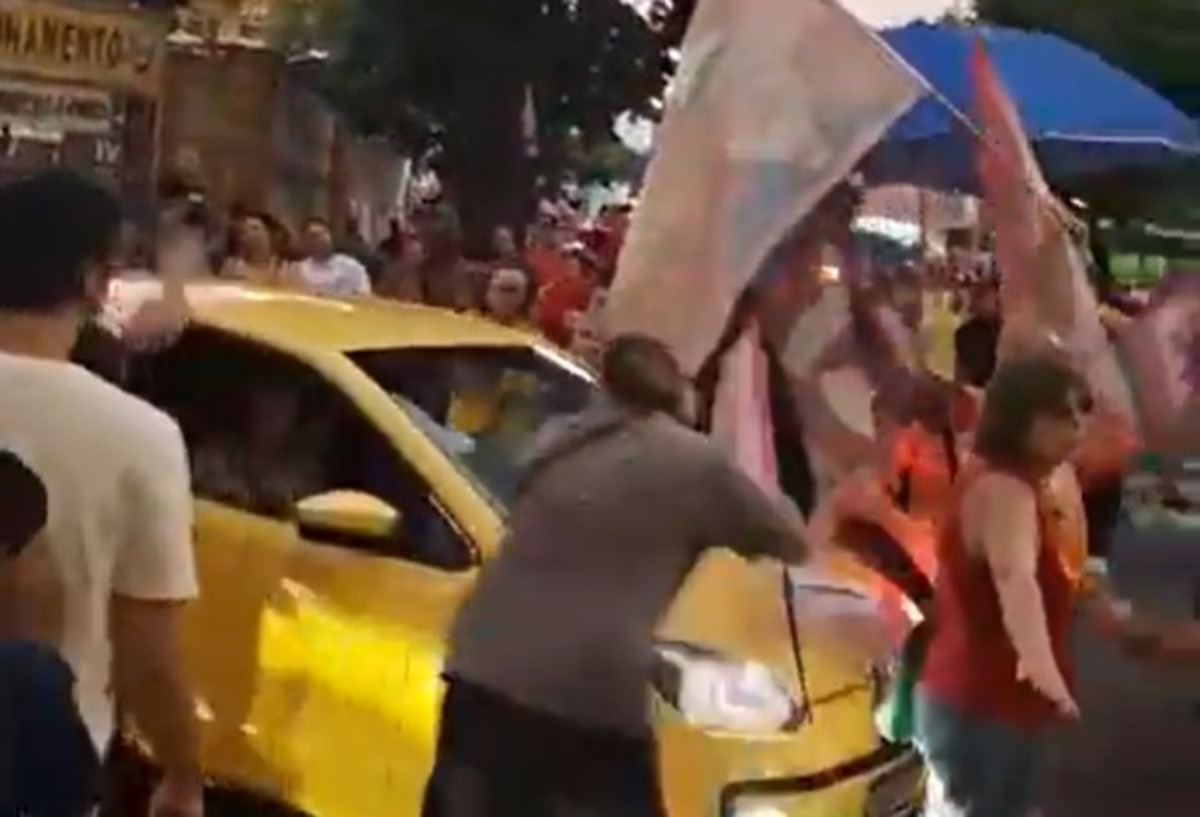 Motorista avança carro em ato pró-Lula e atropela homem de 67 anos em MG