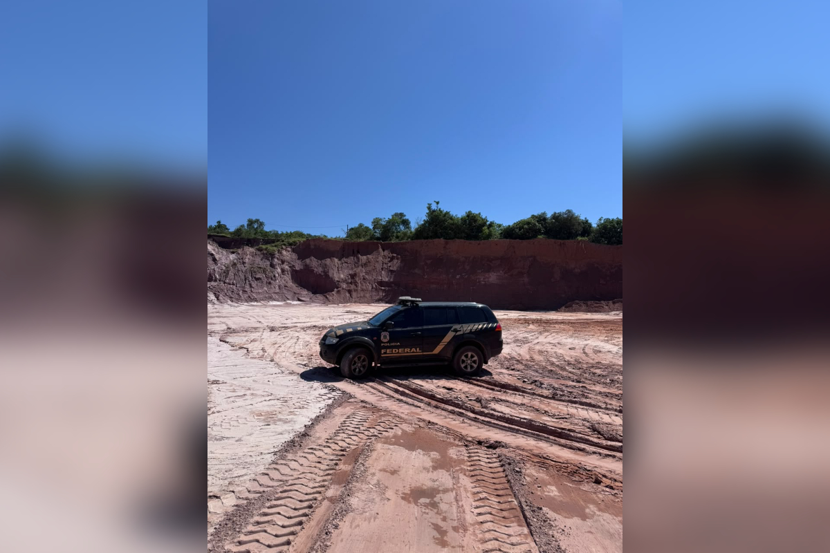 PF fecha área de extração ilegal de areia do tamanho de 16 campos em MG
