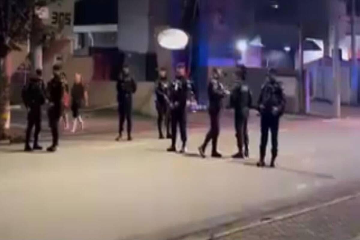 Vídeos mostram GCM jogar bomba e atirar bala de borracha em ato pró Lula