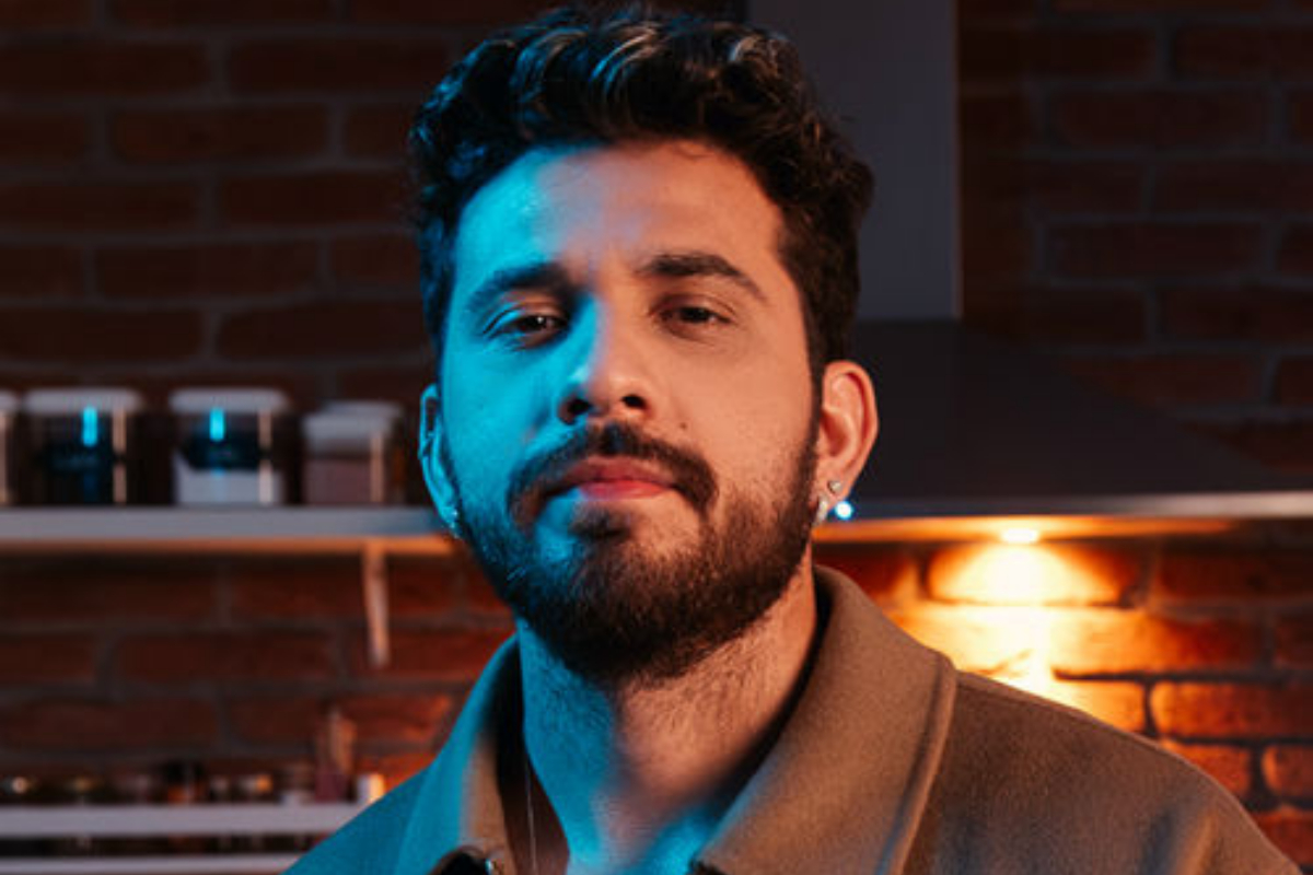 Imagem vinculada ao feed original: Gustavo Mioto dá bronca em fã após ler mensagem: "Repensar sua vida"