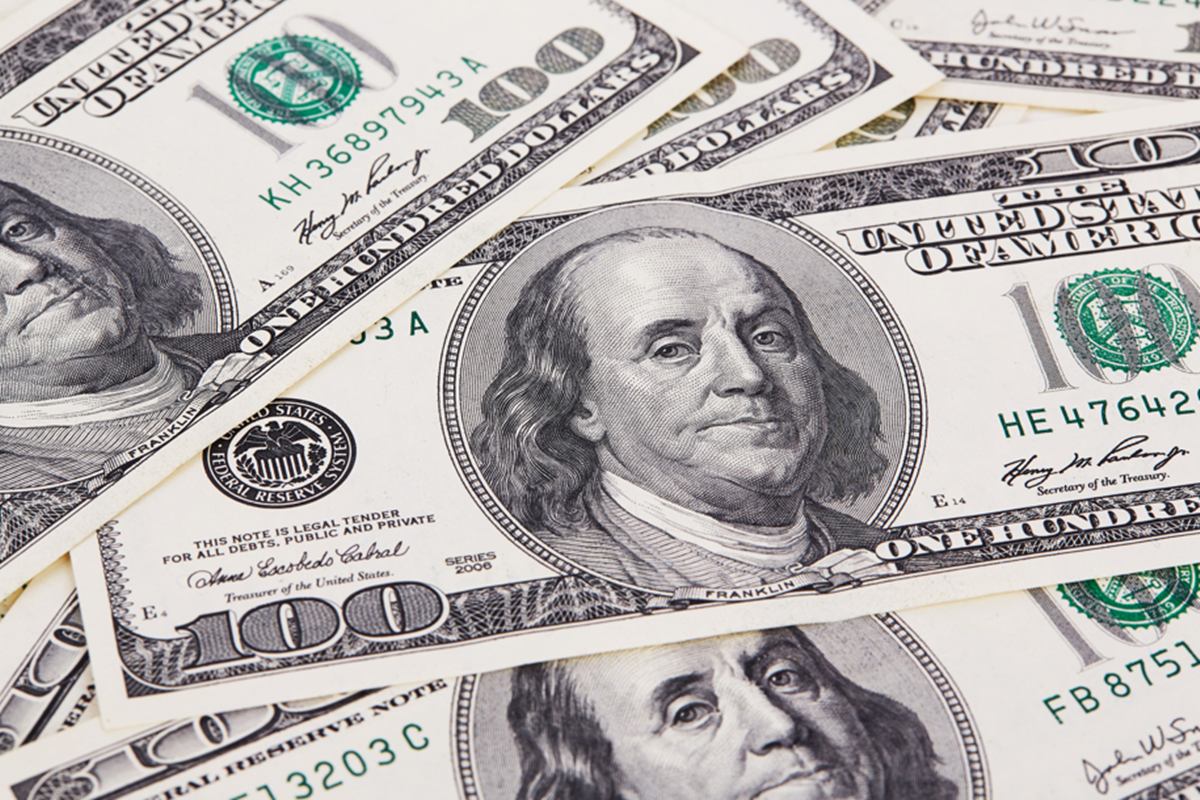 Dólar sobe a R$ 5,08 e Bolsa recua com pressão externa